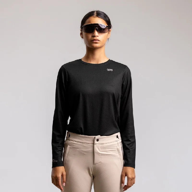Chic, modern looks for the stylish woman   Traverse Long Sleeve Jersey - Women's